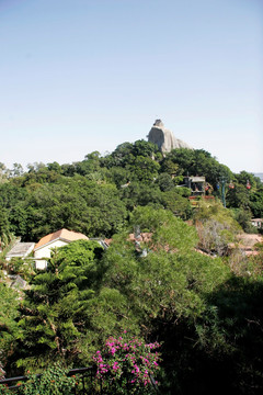 远眺日光岩