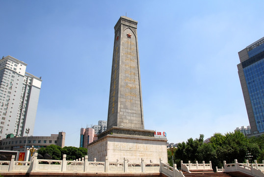 解放新疆纪念碑