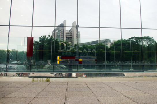 广发金融大厦玻璃工程