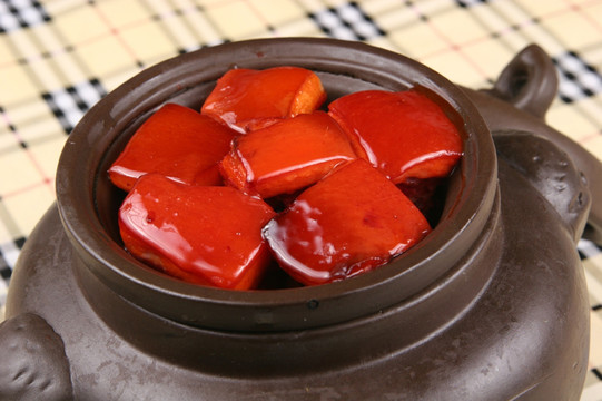 瓦罐乳腐肉