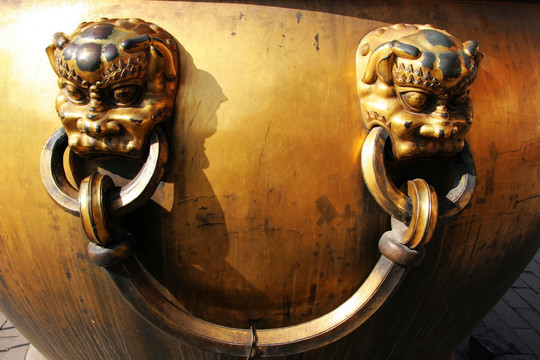 乾清门 鎏金铜缸铜狮