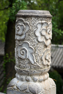 云纹石柱头