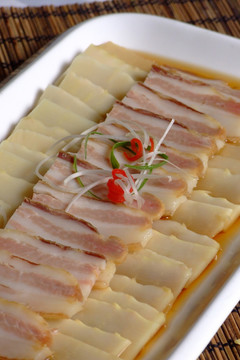 香咸肉蒸嫩笋