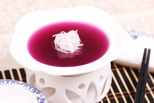 紫薯汁炖宫燕