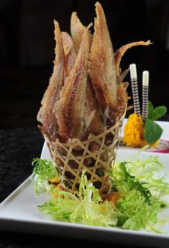 五香烤子鱼