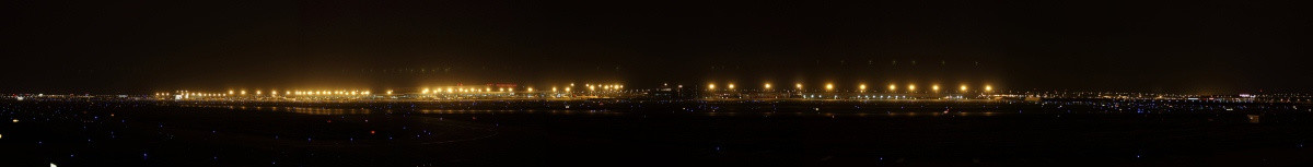 虹桥机场夜景全景图