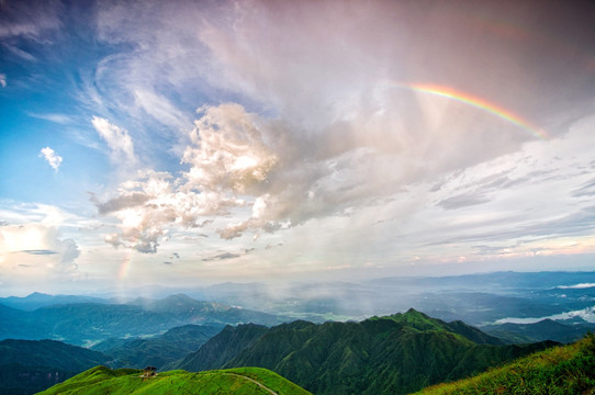 武功山上的彩虹