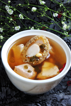 葛鲜米黄豆炖鲜鲍