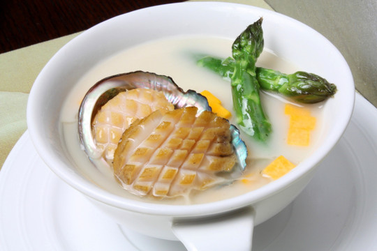 燕麦煮鲜鲍