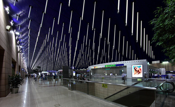 上海浦东国际机场候机楼装饰