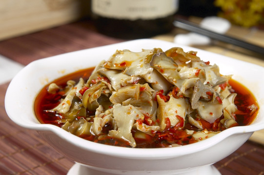 剁椒菌菇肉片