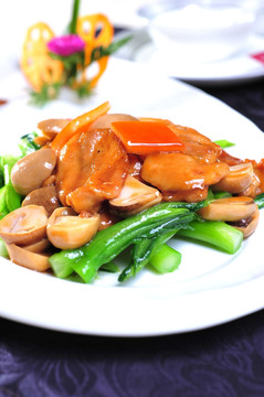 菜远鲜菇炒鸡球