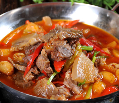 干锅带皮牛肉