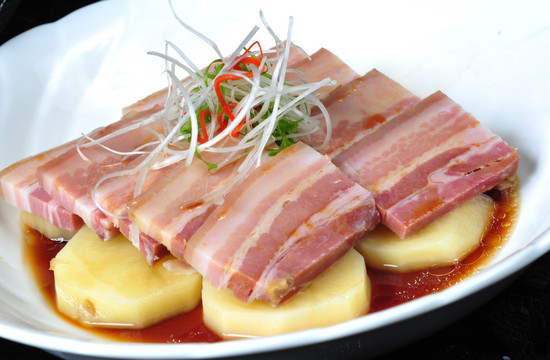 土豆蒸咸肉