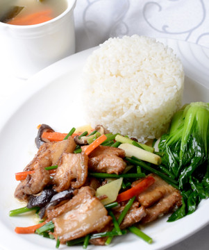 回锅肉拌饭