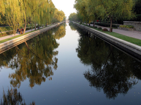北京元大都 清澈小月河