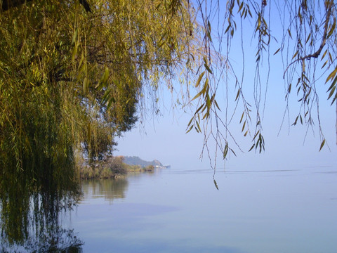 滇池湖畔