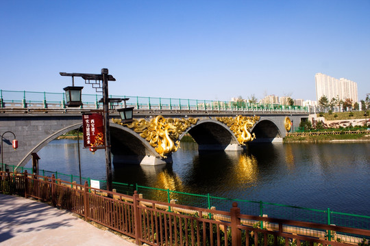 汉城湖公园尚武桥近景