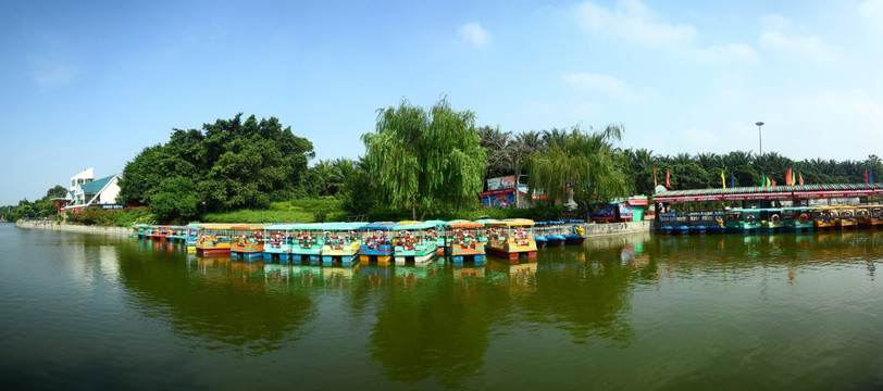 深圳市中山公园湖畔全景图