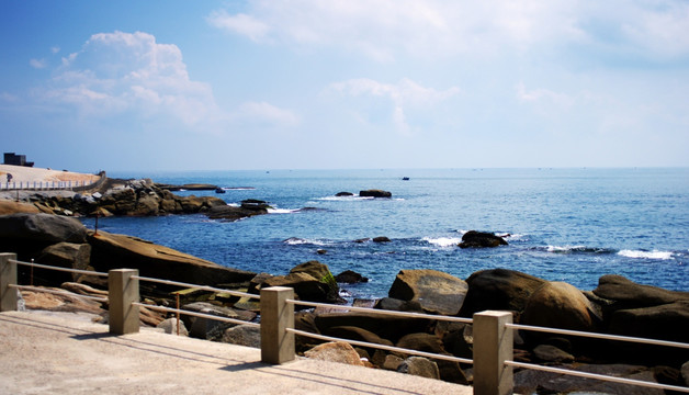 红海湾南海寺海边