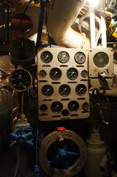 青岛军事博物馆潜艇仪表