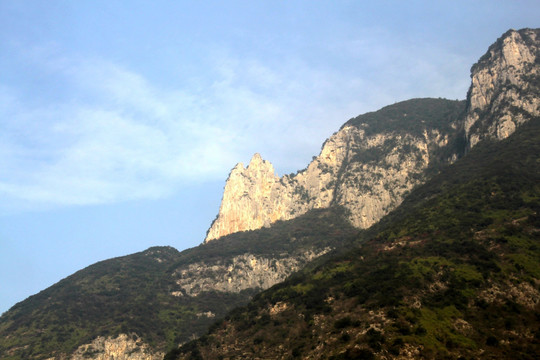 长江巫峡神女峰