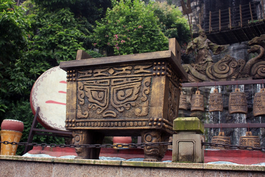 重庆 洪崖洞 金鼎 编钟