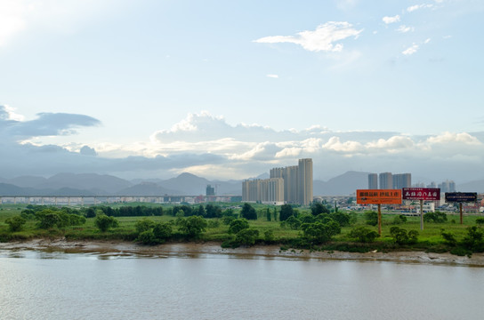 河边建筑