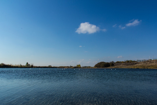 碧水蓝天