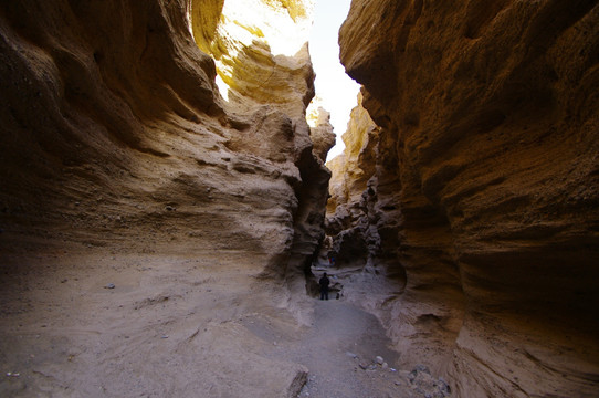 罗布泊地下峡谷
