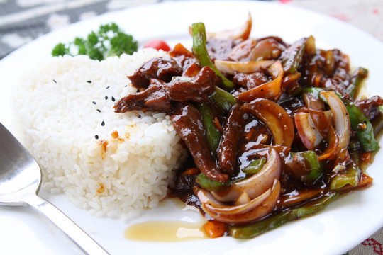 黑椒牛柳饭