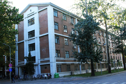 清华大学