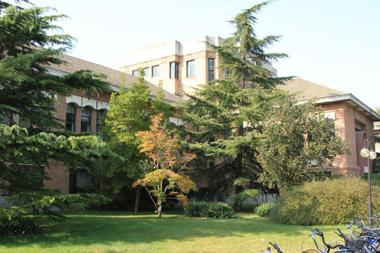 清华大学