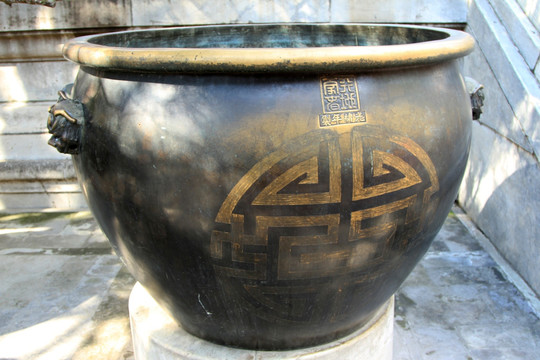 颐和园 大铜缸