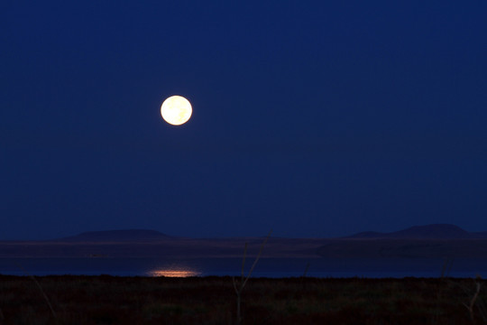 内蒙古赤峰 达里诺尔湖月夜