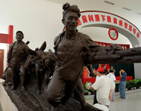 延安时期 军民大生产雕塑