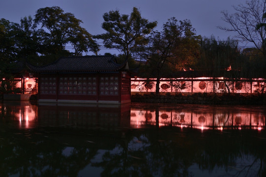 中式建筑夜景