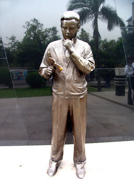 深圳人的一天雕塑 公务员