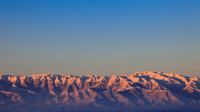 雪山夕照