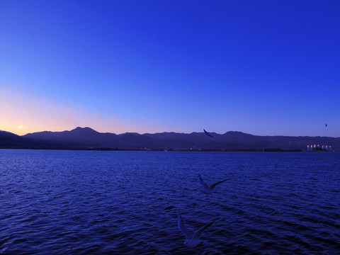 滇池风光