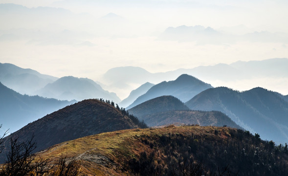 山峦美景