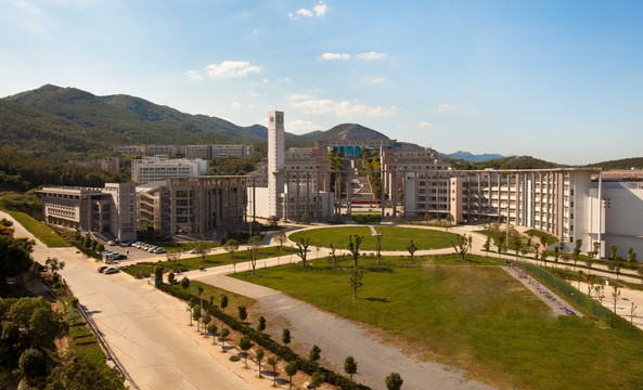 荆楚理工学院全景