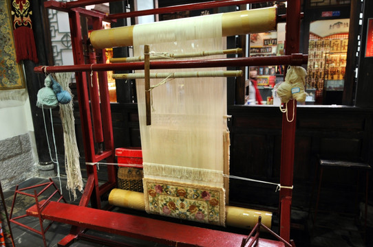 蚕丝纺织展示