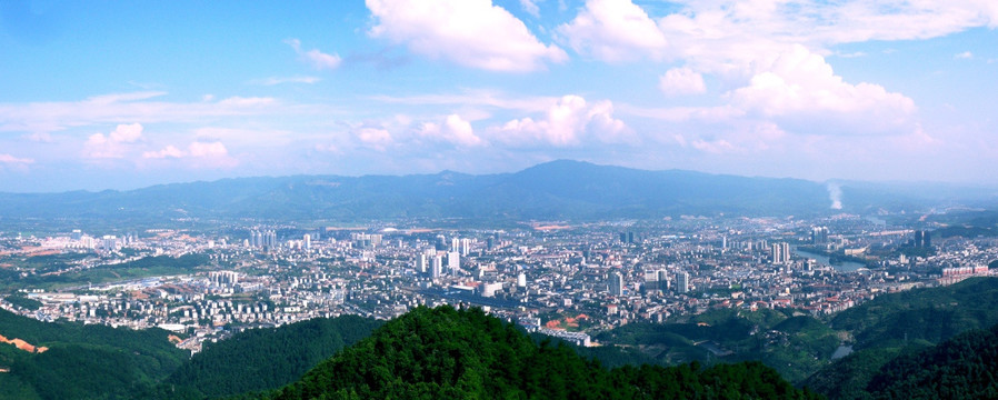 中坡山看怀化市全景图