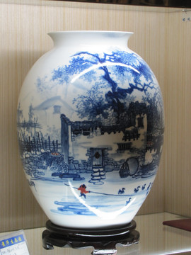 瓷器造型 青花瓷罐