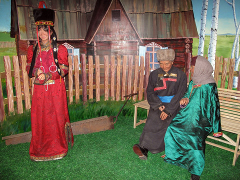 巴尔虎蒙古人生活场景蜡像