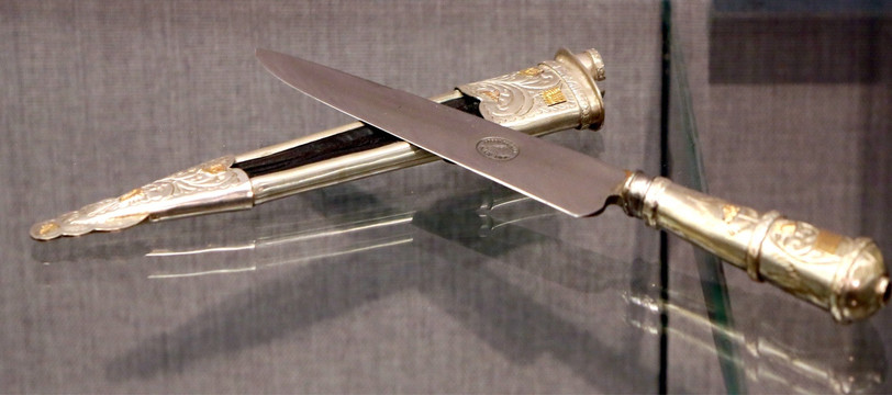 乌拉圭银鞘短刀