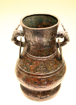 青铜尊