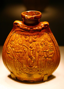 黄釉乐舞图瓷扁瓶