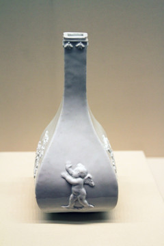 伯特格尔瓷瓶
